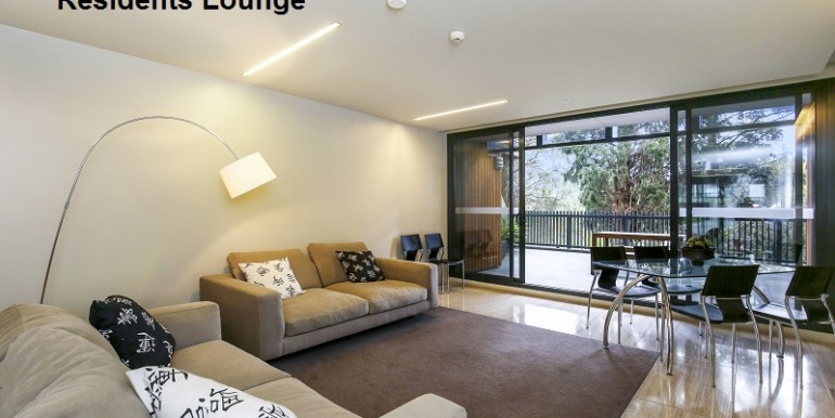7 residents lounge